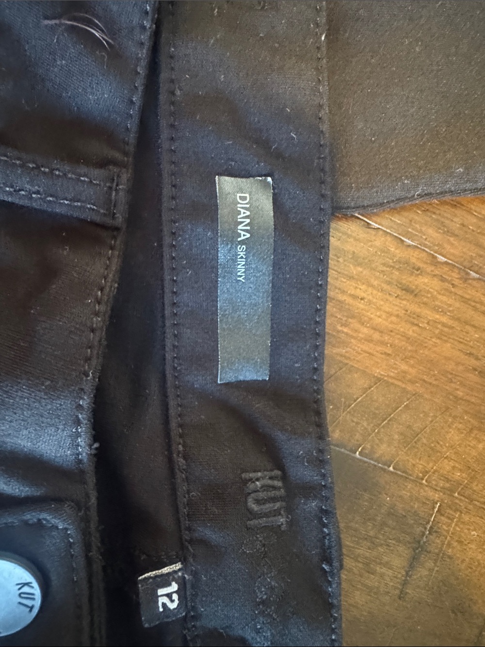 DKNY Diana Skinny Jeans — Black
